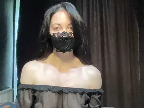 Snapshot of LillyRoux_ chatting on April 2026 05:11:01 AM LillyRoux online show from April 2026 05:11:01 AM