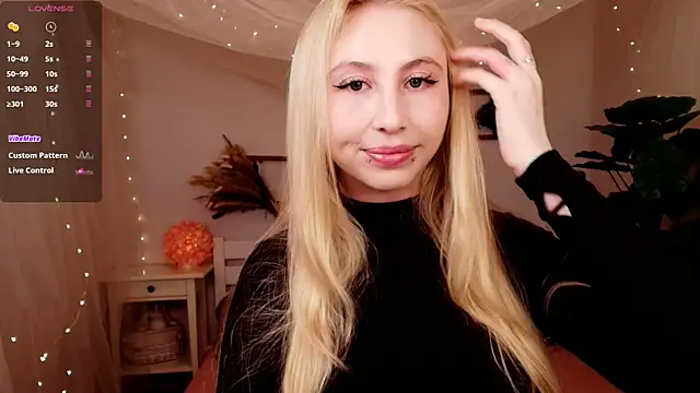 Snapshot of MilkChoc0late chatting on April 2026 02:37:02 AM MilkChoc0late online show from April 2026 02:37:02 AM