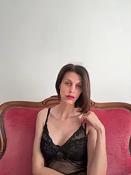 Snapshot of EliseAfterDark chatting on April 2026 08:07:02 AM EliseAfterDark online show from April 2026 08:07:02 AM