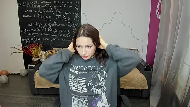 Snapshot of MariaMooni chatting on April 2026 11:59:02 AM MariaMooni online show from April 2026 11:59:02 AM