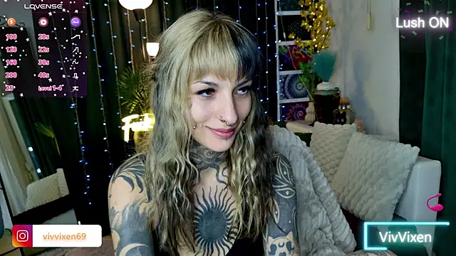 Snapshot of VivVixen chatting on May 2026 08:17:01 PM VivVixen online show from May 2026 08:17:01 PM