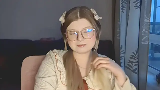 Snapshot of YukiBlush chatting on May 2026 04:12:02 PM YukiBlush online show from May 2026 04:12:02 PM