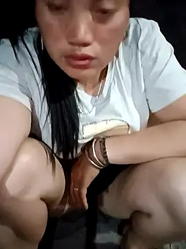 Snapshot of Blaze_Luna chatting on May 2026 12:33:01 PM Blaze Luna online show from May 2026 12:33:01 PM