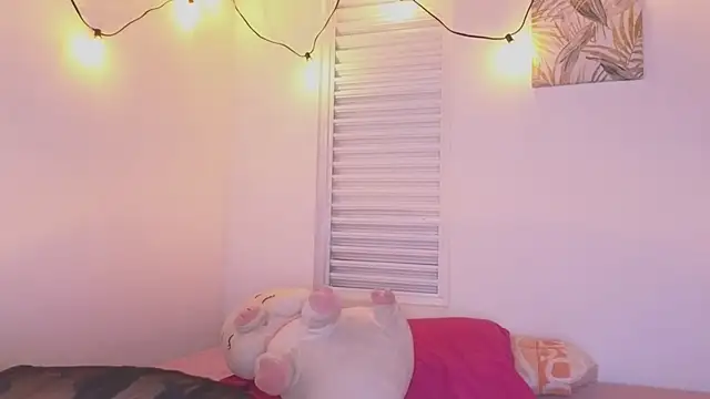 VictoriaaLopez online show from June 2026 07:01:01 PM
