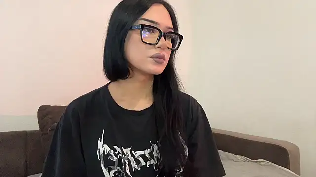 Snapshot of MiaTransDoll chatting on June 2026 06:47:02 AM MiaTransDoll online show from June 2026 06:47:02 AM