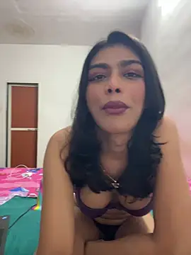 Snapshot of Mayra_xx chatting on July 2026 06:47:01 PM Mayra xx online show from July 2026 06:47:01 PM