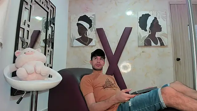 Snapshot of LUCKY_BOX2026 chatting on July 2026 01:37:01 PM LUCKY BOX2026 online show from July 2026 01:37:01 PM