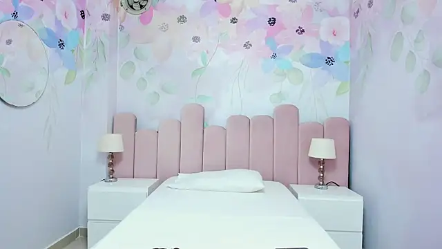 Miabloom19  online show from July 2026 11:10:01 PM
