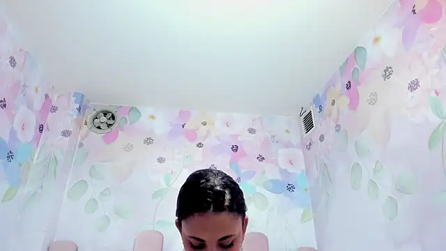 Miabloom19  online show from July 2026 11:36:01 PM
