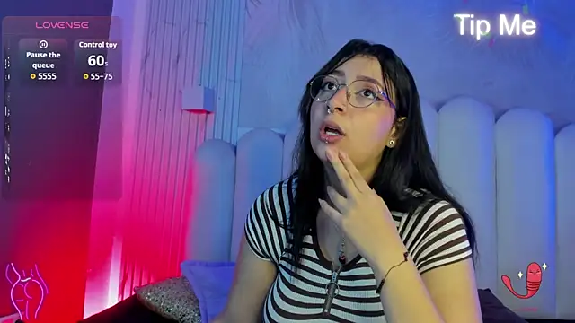 Snapshot of Svetlana_3 chatting on June 2026 08:19:02 PM Svetlana 3 online show from June 2026 08:19:02 PM