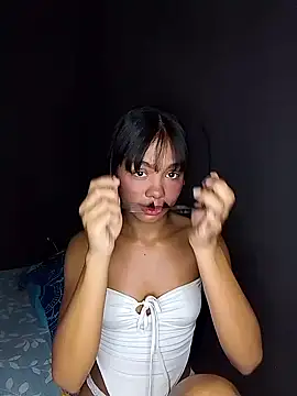 Snapshot of Floresitacampe chatting on May 2026 10:04:02 PM Floresitacampe online show from May 2026 10:04:02 PM