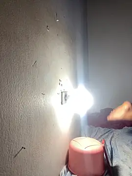 Snapshot of Eu_jannyyy chatting on April 2026 03:21:02 AM Eu jannyyy online show from April 2026 03:21:02 AM