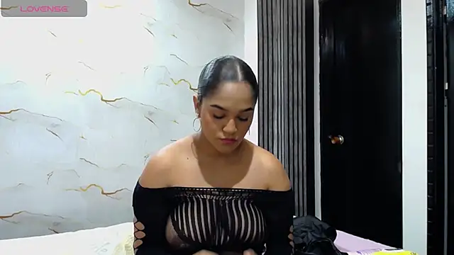 Snapshot of Liaa_cams chatting on June 2026 03:00:01 AM Liaa cams online show from June 2026 03:00:01 AM