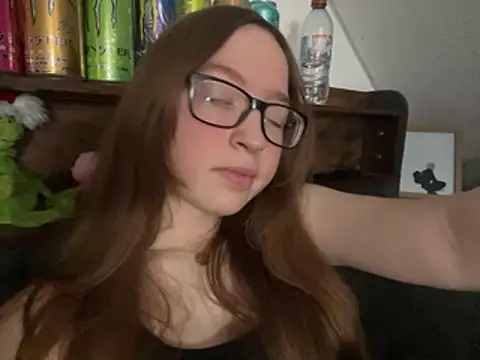 Snapshot of Freaky-Doll chatting on May 2026 04:45:01 PM Freaky-Doll online show from May 2026 04:45:01 PM