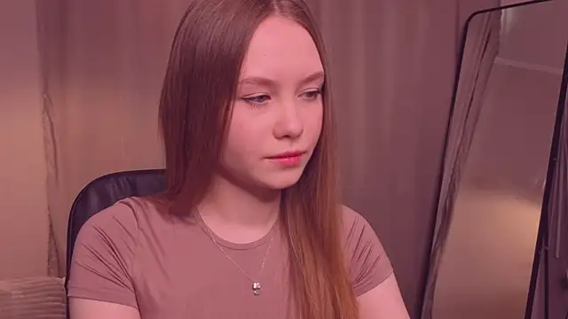 Snapshot of FloraLarsson chatting on May 2026 04:09:02 AM FloraLarsson online show from May 2026 04:09:02 AM