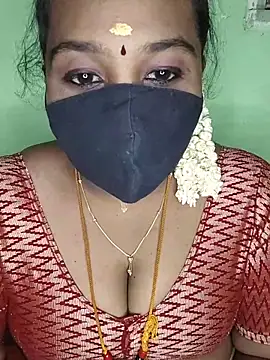 Snapshot of tamil_butterfly chatting on June 2026 06:17:01 PM tamil butterfly online show from June 2026 06:17:01 PM