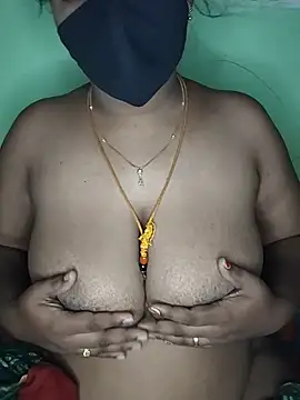 Snapshot of tamil_butterfly chatting on June 2026 03:18:01 AM tamil butterfly online show from June 2026 03:18:01 AM