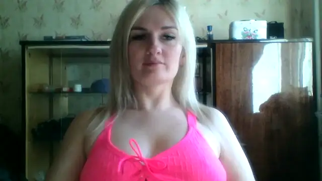 Snapshot of MartaHaze chatting on May 2026 07:48:02 AM MartaHaze online show from May 2026 07:48:02 AM