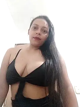 Snapshot of aurorabillini chatting on May 2026 07:30:02 PM aurorabillini online show from May 2026 07:30:02 PM