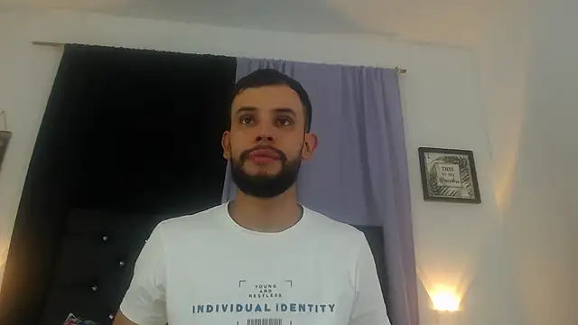 Snapshot of Roger_Shaw chatting on May 2026 09:45:01 PM Roger Shaw online show from May 2026 09:45:01 PM