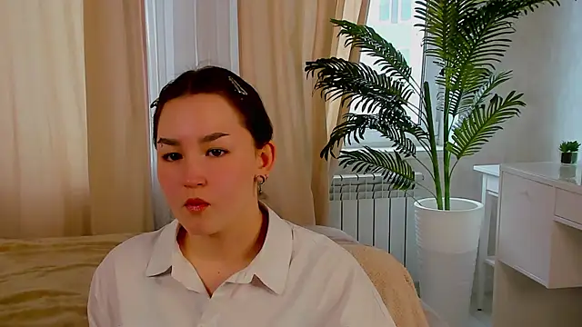 Snapshot of EdythSullens chatting on April 2026 08:53:01 AM EdythSullens online show from April 2026 08:53:01 AM