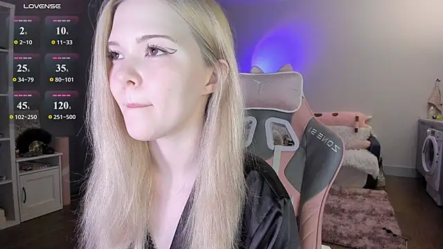 Snapshot of fairy_cassie chatting on May 2026 10:37:01 PM fairy cassie online show from May 2026 10:37:01 PM