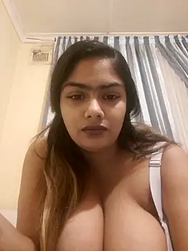 Snapshot of LOVERZ_H chatting on April 2026 04:24:02 PM LOVERZ H online show from April 2026 04:24:02 PM