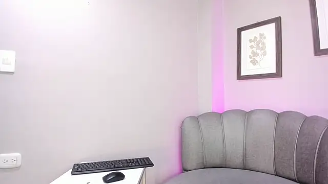 Roxanna moore online show from June 2026 01:29:01 AM