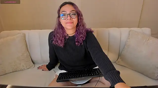 Snapshot of LoiseHarper chatting on May 2026 11:04:01 AM LoiseHarper online show from May 2026 11:04:01 AM