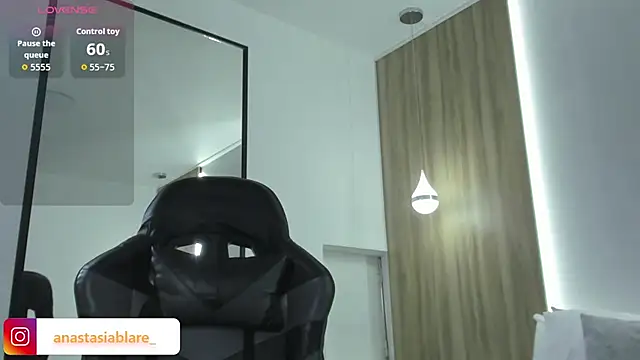 Snapshot of anastasiarouge_ chatting on May 2026 02:10:01 PM anastasiarouge online show from May 2026 02:10:01 PM