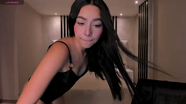 SophieKiss1 online show from May 2026 07:40:02 PM