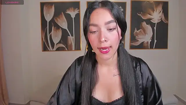 SophieKiss1 online show from May 2026 05:40:02 PM