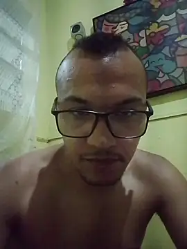 Snapshot of Marciosafado25 chatting on May 2026 12:04:01 AM Marciosafado25 online show from May 2026 12:04:01 AM