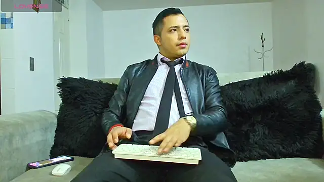 Mike  Fetish online show from May 2026 01:22:01 AM