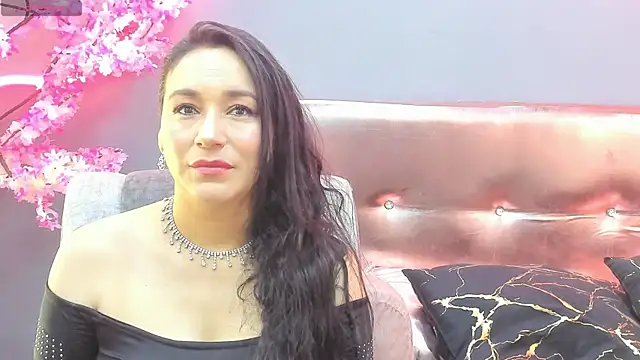 Elizabeth bennett online show from June 2026 04:27:01 PM