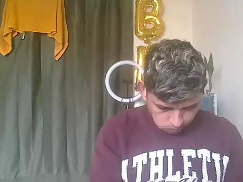 Snapshot of Andriuz001 chatting on May 2026 01:19:01 PM Andriuz001 online show from May 2026 01:19:01 PM