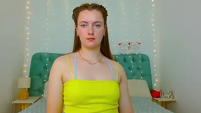 Snapshot of Cutie_blushh chatting on April 2026 09:15:01 AM Cutie blushh online show from April 2026 09:15:01 AM
