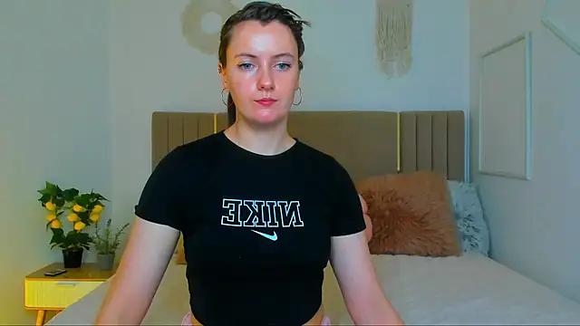 Snapshot of Cutie_blushh chatting on June 2026 06:38:01 AM Cutie blushh online show from June 2026 06:38:01 AM
