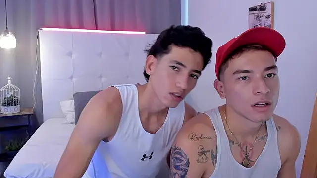 Snapshot of Alejo-and-Thiago chatting on May 2026 03:38:02 PM Alejo-and-Thiago online show from May 2026 03:38:02 PM