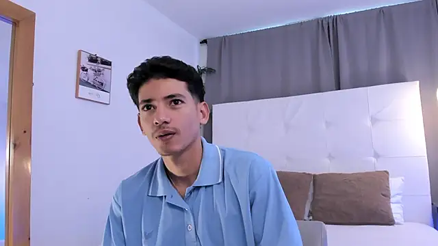 Alejo-and-Thiago online show from July 2026 12:33:01 PM