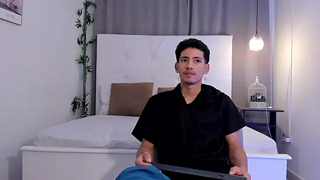 Alejo-and-Thiago online show from July 2026 12:20:01 PM