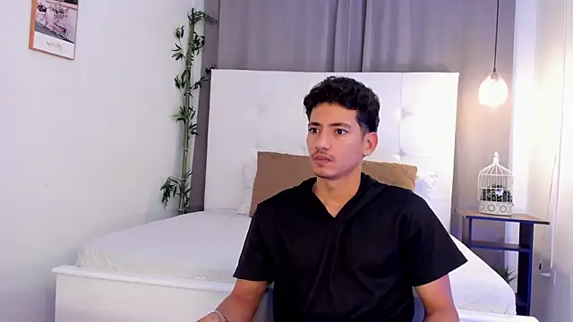 Alejo-and-Thiago online show from July 2026 12:30:01 PM