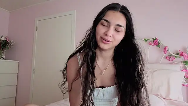yourbella37 online show from June 2026 04:35:02 PM