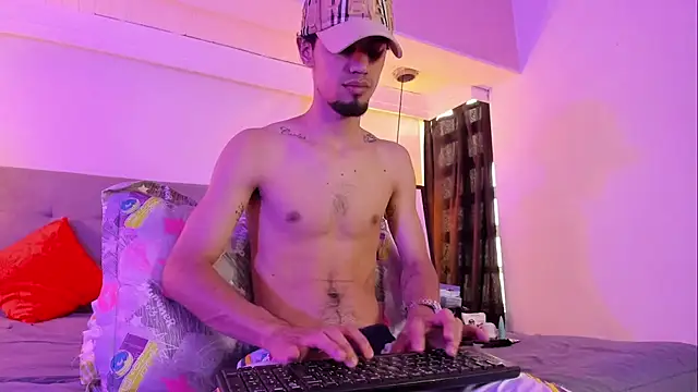 MichaelEvanss  online show from May 2026 01:32:02 PM