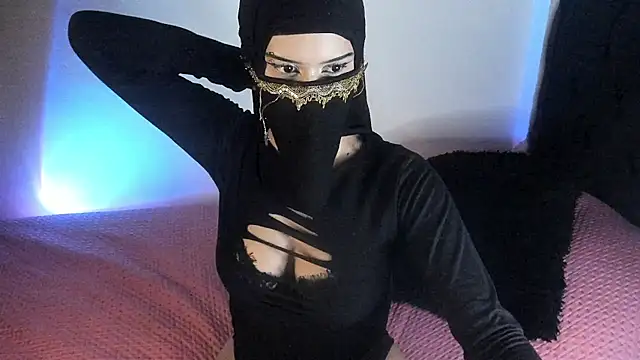Snapshot of Ameera_Zahira chatting on June 2026 06:14:01 AM Ameera Zahira online show from June 2026 06:14:01 AM