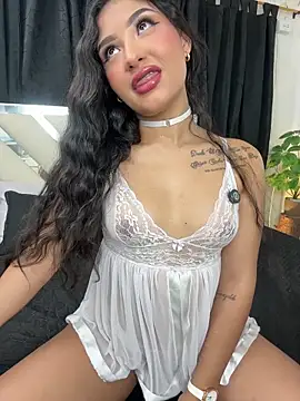 Snapshot of SabrinaX_X chatting on May 2026 09:33:02 PM SabrinaX X online show from May 2026 09:33:02 PM