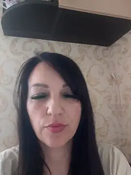 Snapshot of MalvikaLov chatting on May 2026 03:30:01 PM MalvikaLov online show from May 2026 03:30:01 PM