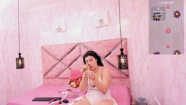Dolls Antonella online show from June 2026 12:41:02 PM