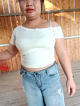 Lily Henry online show from May 2026 11:33:01 PM