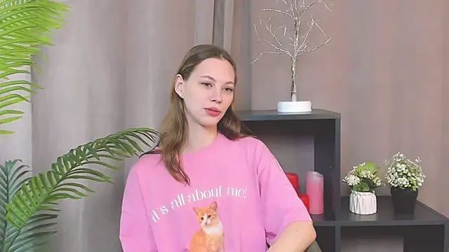 Snapshot of HarriettKitty chatting on May 2026 10:20:02 AM HarriettKitty online show from May 2026 10:20:02 AM